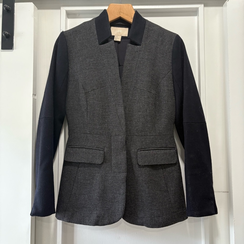 H&M Charcoal and Navy Blue Colorblock  Fitted Wool Blend Blazer Size 2